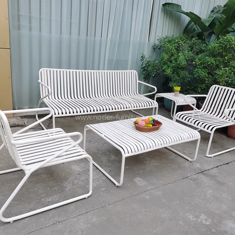 हिवाळ्यात बाहेरचे सोफा सोडले जाऊ शकतात का? हिवाळ्यात बाहेरचे सोफा सोडले जाऊ शकतात का?